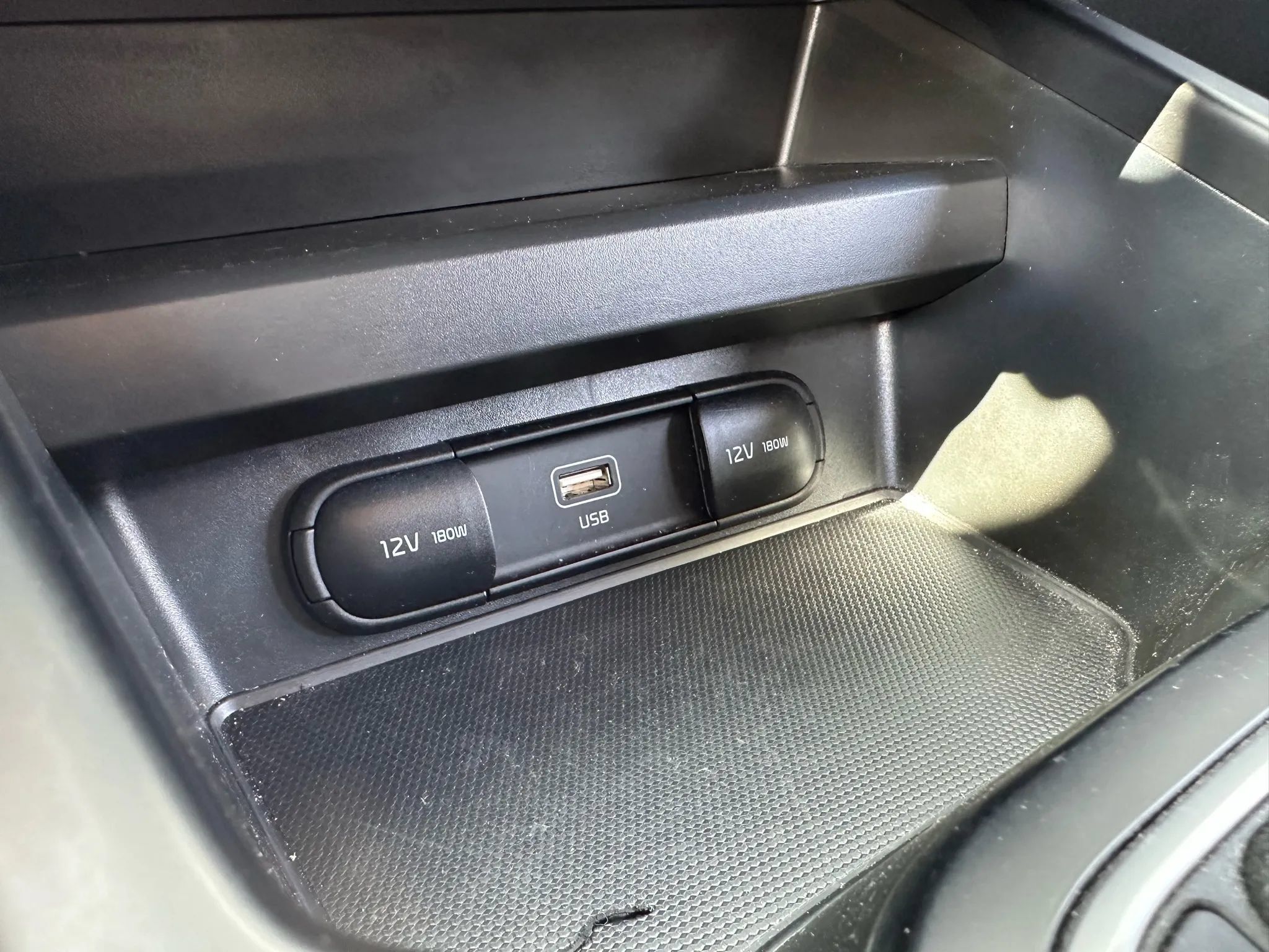 Used 2025 Kia Soul LX w/ LX Technology Package FWD image 25