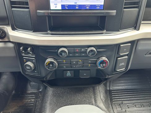 New 2025 Ford F550 4x4 Regular Cab Super Duty image 34
