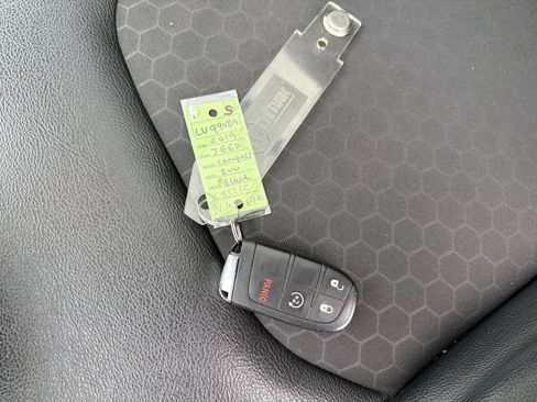 Used 2019 Jeep Compass Latitude w/ Popular Equipment Group image 32