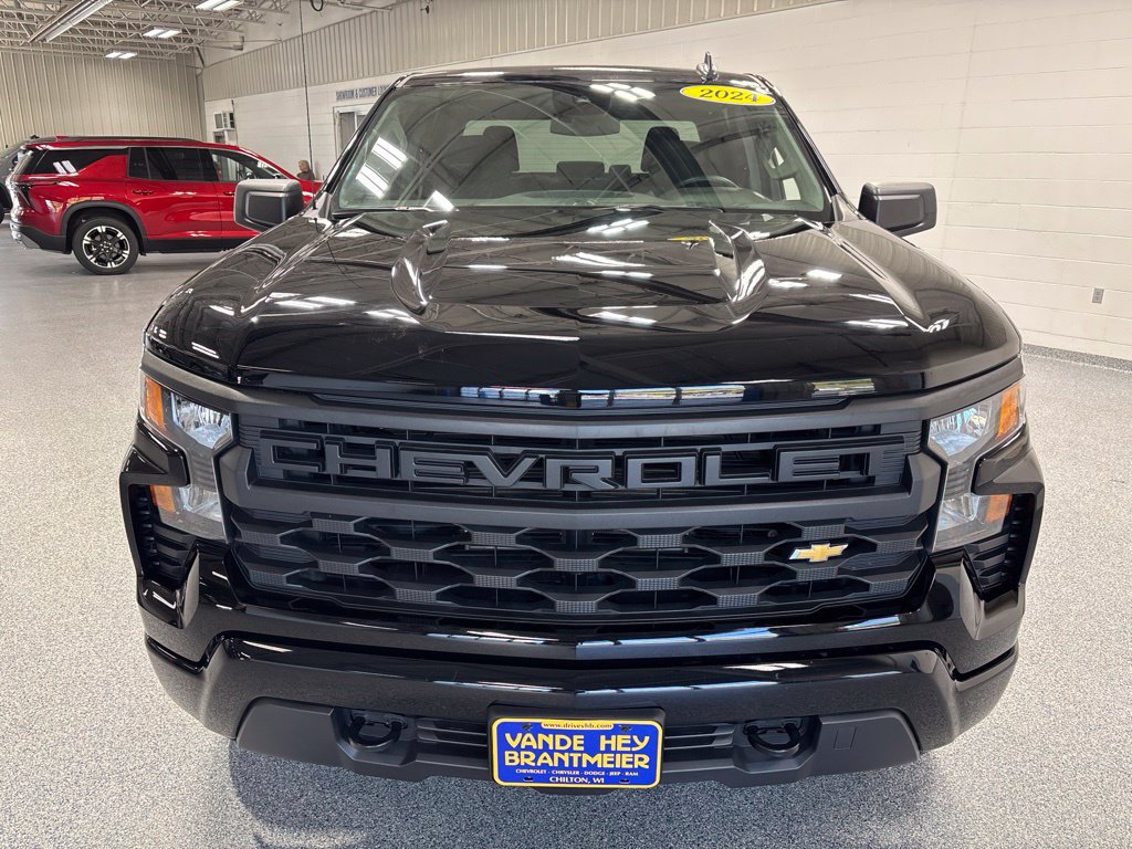 Used 2024 Chevrolet Silverado 1500 Custom AWD/4WD image 2