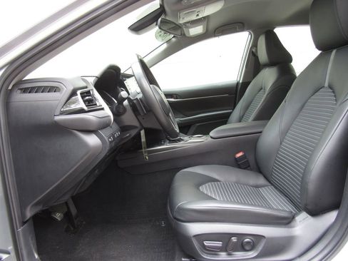 Used 2024 Toyota Camry SE FWD image 10