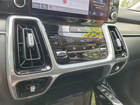 Used 2023 Kia Sorento SX AWD/4WD image 31