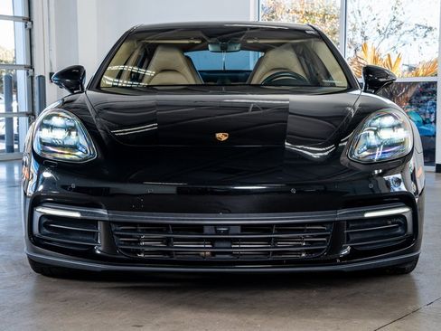 Used 2019 Porsche Panamera image 3