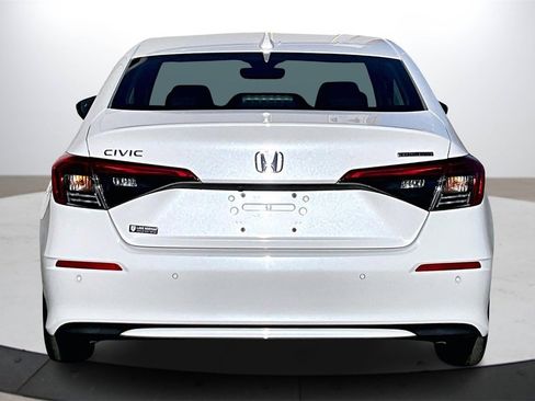 Used 2022 Honda Civic Touring image 8