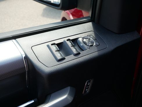 Used 2015 Ford F150 XLT w/ Equipment Group 302A Luxury AWD/4WD image 21