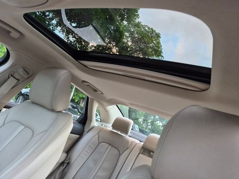 Used 2020 Lincoln MKZ Reserve FWD image 13