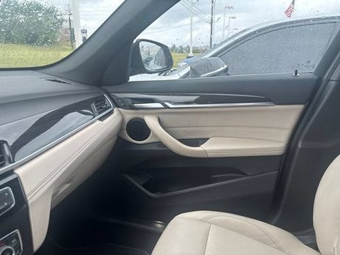 Used 2021 BMW X1 xDrive28i w/ Premium Package AWD/4WD image 19