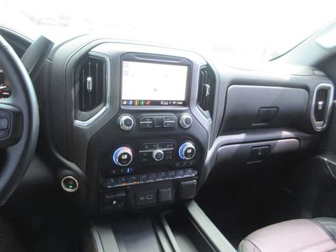 Certified 2023 GMC Sierra 3500 Denali w/ Denali Ultimate Package AWD/4WD image 38