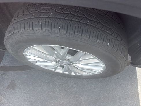 Used 2024 GMC Acadia Elevation FWD image 7