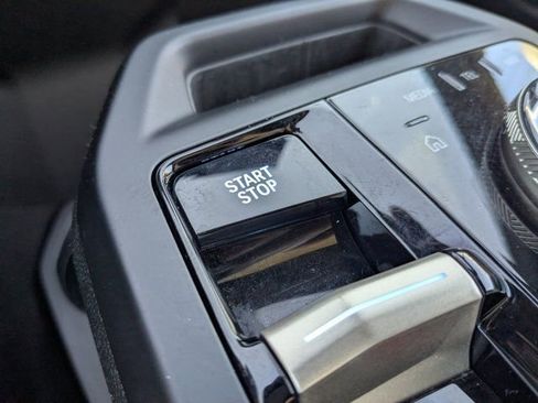 Used 2023 BMW iX xDrive50 image 34