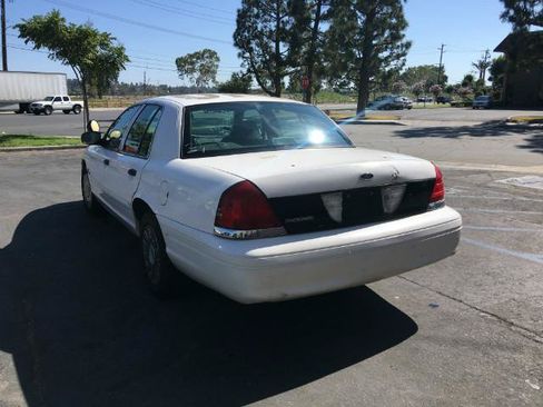 Used 2004 Ford Crown Victoria Police Interceptor RWD image 4