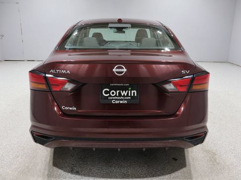 Used 2023 Nissan Altima 2.5 SV FWD image 3