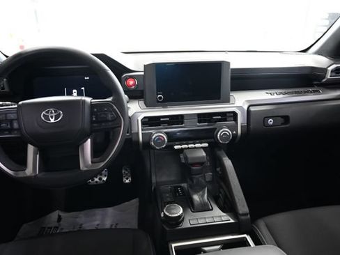 Used 2025 Toyota Tacoma TRD Sport AWD/4WD image 14