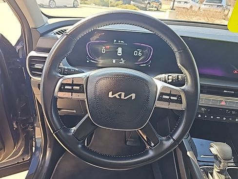 Used 2025 Kia Telluride S image 16