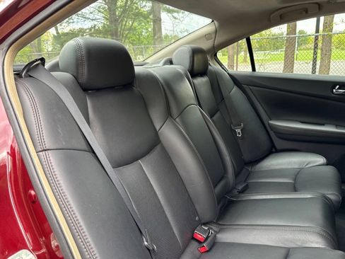 Used 2011 Nissan Maxima 3.5 SV w/ Premium Pkg FWD image 18