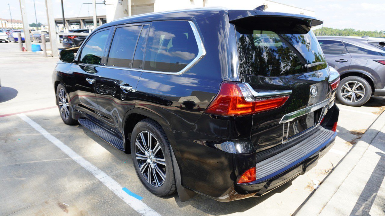 Used 2021 Lexus LX 570 4WD w/ Luxury Package image 10