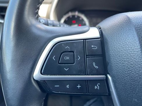 Used 2022 Toyota Highlander XLE AWD/4WD image 25