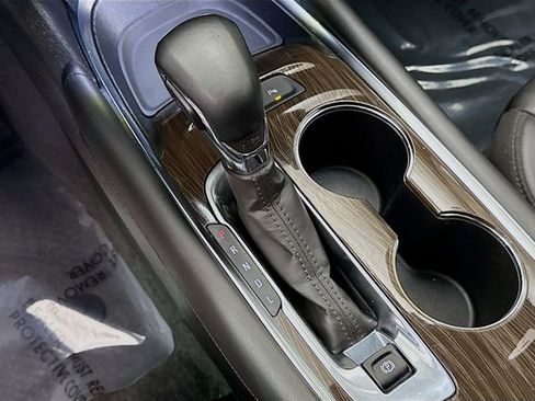 Used 2024 Chevrolet Malibu LT image 19