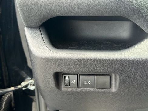 Used 2025 Toyota RAV4 XLE FWD image 29