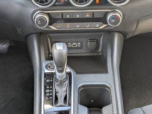 Used 2025 Nissan Sentra SV FWD image 17