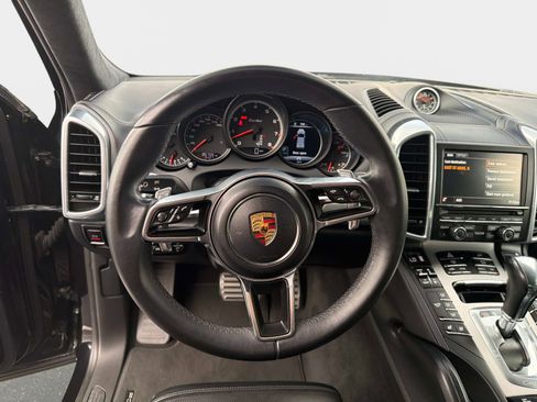 Used 2015 Porsche Cayenne Turbo AWD/4WD image 41