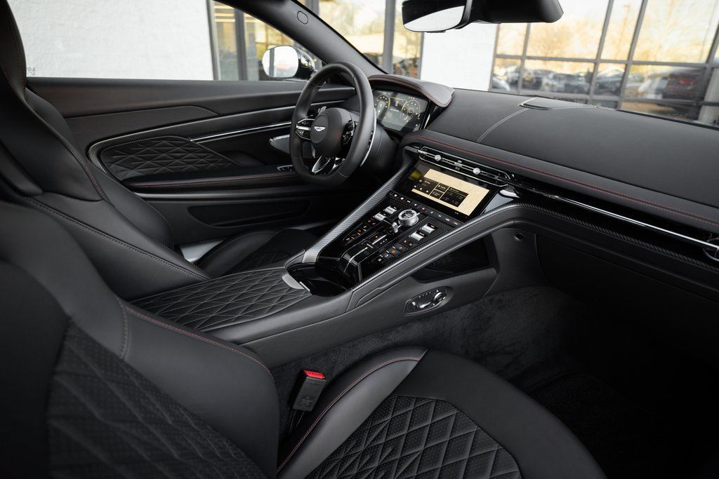 Used 2025 Aston Martin DB12 Coupe RWD image 20