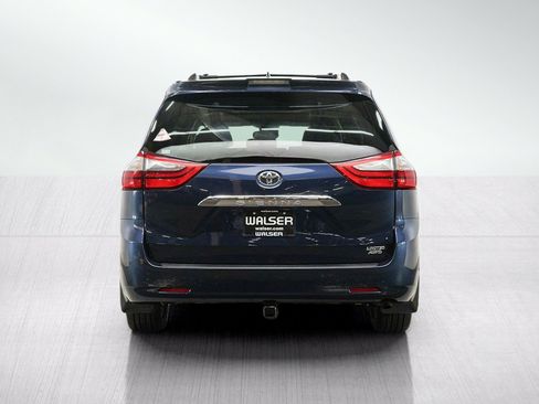 Used 2020 Toyota Sienna Limited Premium AWD/4WD image 4