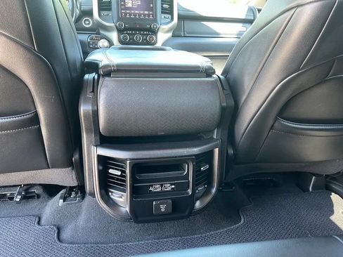 Used 2019 RAM 1500 Laramie AWD/4WD image 18