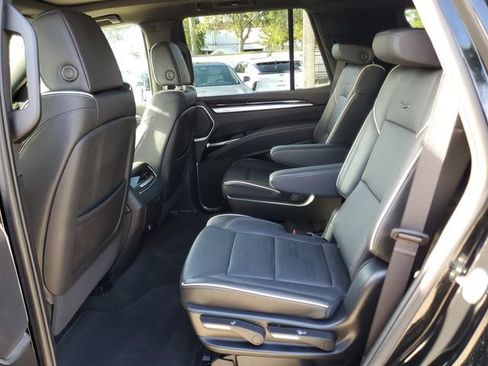 Used 2025 Cadillac Escalade Sport AWD/4WD image 12