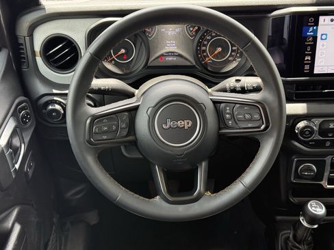 Used 2024 Jeep Wrangler Unlimited Sport AWD/4WD image 16