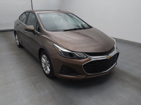 Used 2019 Chevrolet Cruze LT image 13