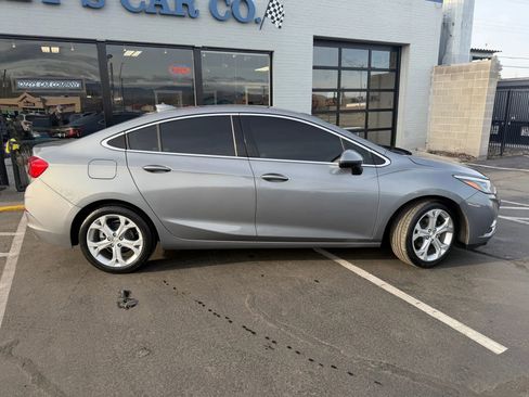 Used 2018 Chevrolet Cruze Premier w/ Enhanced Convenience Package image 2