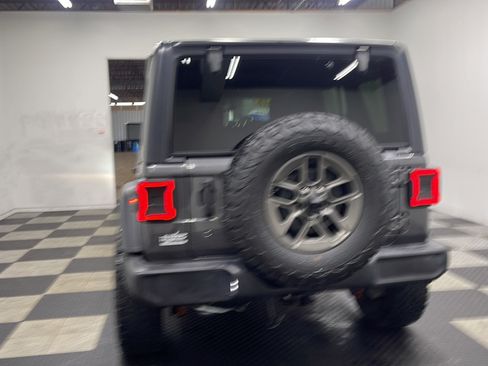 Used 2018 Jeep Wrangler Unlimited Sport S AWD/4WD image 16