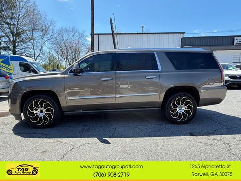 Used 2016 Cadillac Escalade ESV Premium RWD image 3