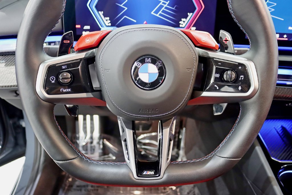 Used 2025 BMW M5 w/ Carbon Package AWD/4WD image 18