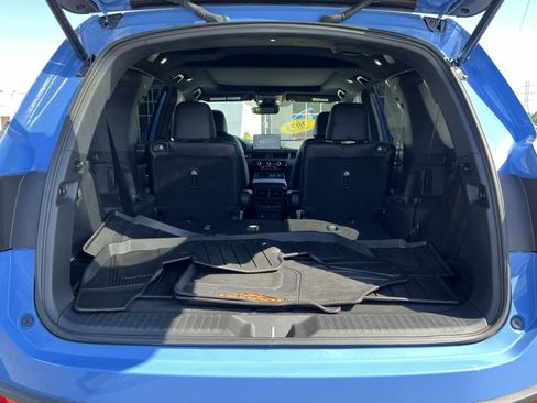 Used 2025 Honda Pilot TrailSport image 28