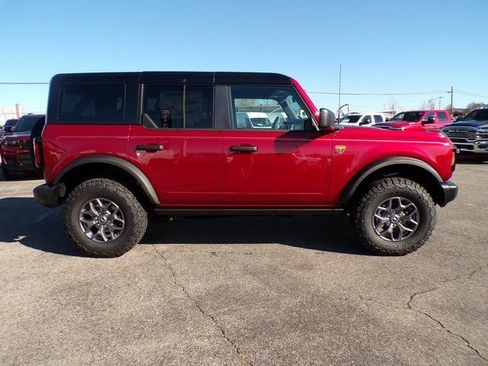 New 2025 Ford Bronco Badlands image 5