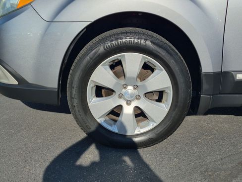 Used 2011 Subaru Outback 2.5i Premium AWD/4WD image 12