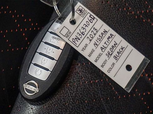 Used 2023 Nissan Altima 2.5 SR w/ SR Premium Package image 21