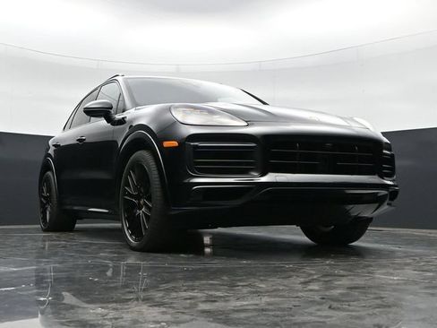 Used 2023 Porsche Cayenne GTS AWD/4WD image 37
