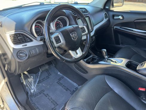 Used 2019 Dodge Journey GT image 28