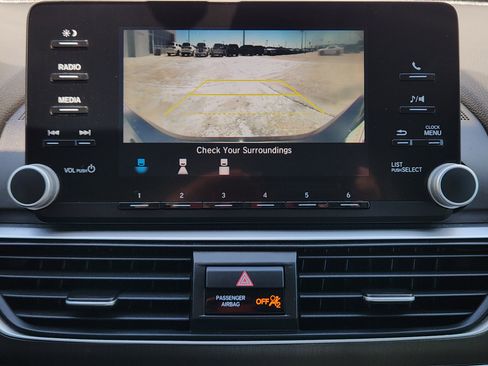 Used 2019 Honda Accord LX image 18