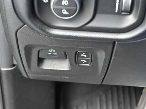 Used 2020 RAM 1500 Big Horn AWD/4WD image 28