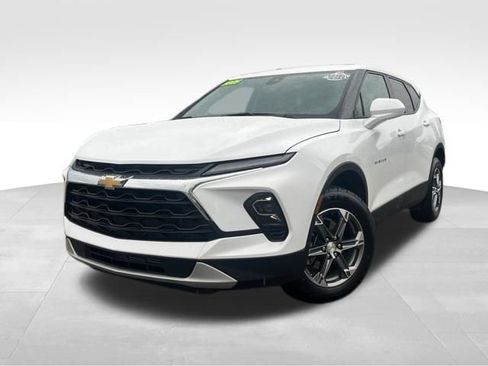 Used 2025 Chevrolet Blazer LT AWD/4WD image 1
