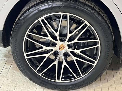 New 2026 Porsche Cayenne image 13