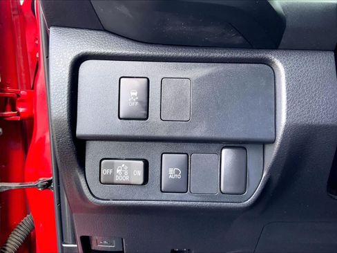 Used 2023 Toyota Tacoma SR AWD/4WD image 33