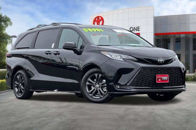 Certified 2026 Toyota Sienna XSE AWD/4WD image 2