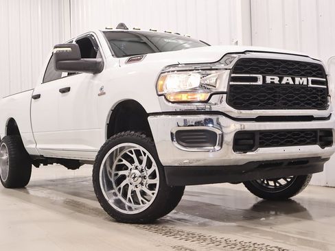 Used 2024 RAM 2500 Tradesman w/ Chrome Appearance Group image 39