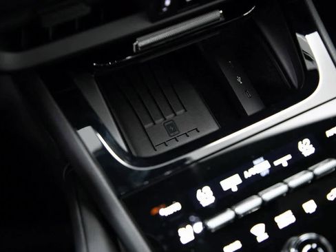 Certified 2025 Porsche Cayenne image 24