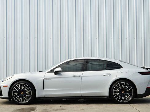 Used 2025 Porsche Panamera 4 w/ Premium Package image 56
